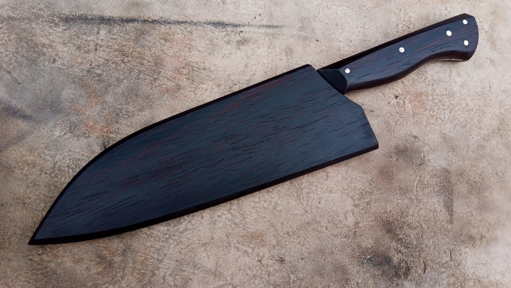 Santoku handgemaakt keukenmes in O2 staal en wengéhout